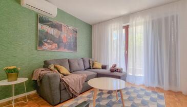 Apartments with terrace Novigrad, Istria
