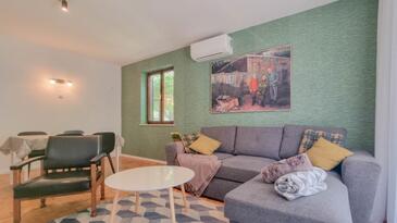 Apartments with terrace Novigrad, Istria