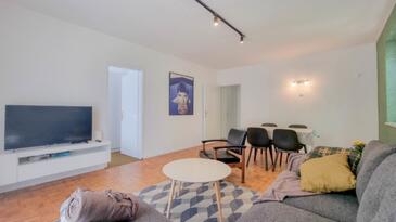 Apartments with terrace Novigrad, Istria