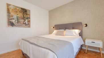 Apartments with terrace Novigrad, Istria