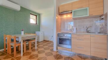 Apartments with terrace Novigrad, Istria
