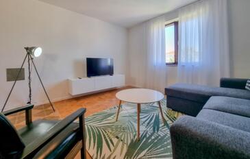 Apartments with terrace Novigrad, Istria