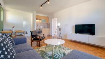 Apartments with terrace Novigrad, Istria