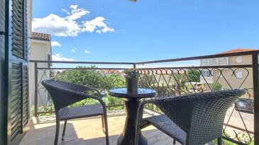 Apartments with terrace Novigrad, Istria