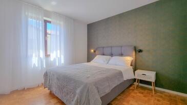 Apartments with terrace Novigrad, Istria