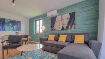 Apartments with terrace Novigrad, Istria