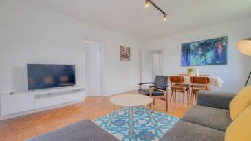 Apartments with terrace Novigrad, Istria