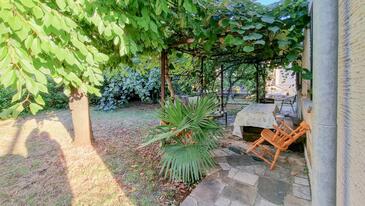 Apartments with terrace Novigrad, Istria