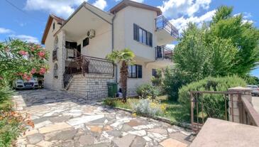 Apartments with terrace Novigrad, Istria