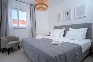 Apartments by the sea Zavala, Hvar - 19940