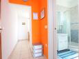 Podstrana, Pasillo en alojamiento de tipo studio-apartment, se admiten mascotas y WiFi.