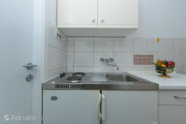 Apartments with parking space Makarska - 19992