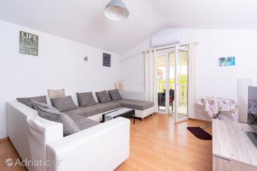 Apartments with parking space Vrsi, Zadar - 19996