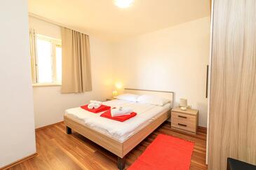 Apartmanok családok részére medencével Brela, Makarska - 19998