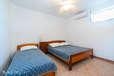 Apartments by the sea Lukoran, Ugljan - 19999