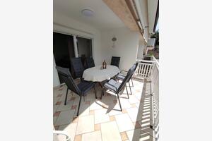 Two bedroom apartment Novi Vinodolski (A-20006-a)