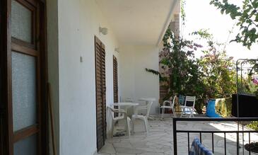 Apartments with parking space Brela, Makarska - 20007