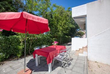 Alloggio Croazia - appartamenti, case vacanze e stanze Appartamenti con parcheggio Slosella - Pirovac, Sebenico - Šibenik - 20011 Adriatic.hr