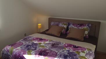 Apartamente lângă mare Kaprije - 20012