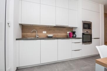Apartmani s parkingom Vir - 20013