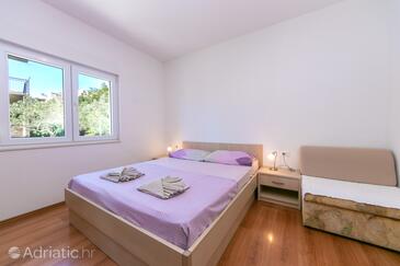 Apartmani uz more Igrane, Makarska - 20014