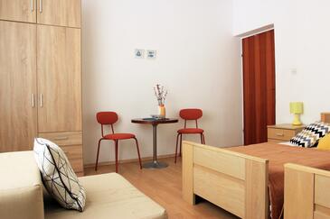 Апартаменты с парковкой Пировац - Pirovac, Шибеник - Šibenik - 20015