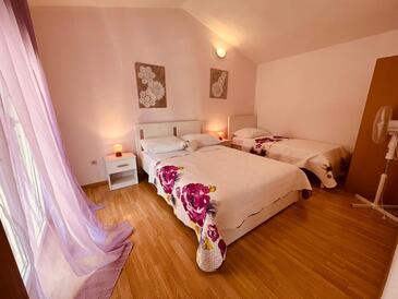 Apartmaji s parkingom Zečevo, Rogoznica - 20020