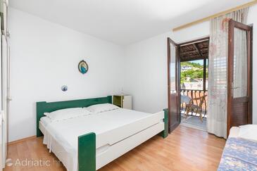 Apartmani uz more Stomorska, Šolta - 20039