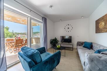 Appartamenti con piscina per famiglie Milna, Brazza - Brač - 20046