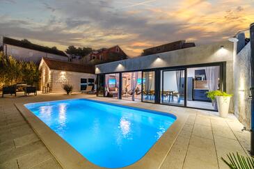 Appartamenti con piscina per famiglie Milna, Brazza - Brač - 20046