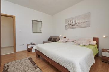 Apartments by the sea Okrug Gornji, Čiovo - 20055