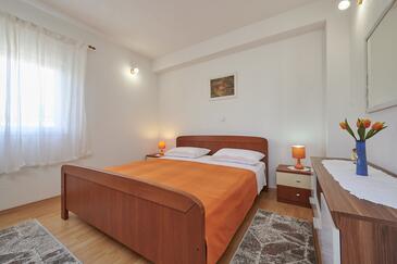 One bedroom apartment Okrug Gornji, Čiovo (A-20055-b(