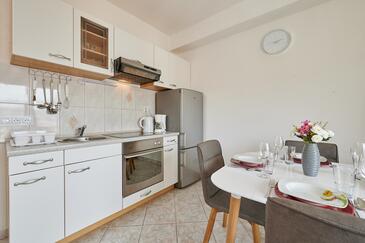 Apartments by the sea Okrug Gornji, Čiovo - 20055