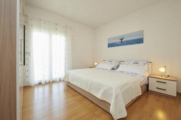 Apartments by the sea Okrug Gornji, Čiovo - 20055