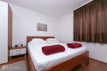 Family-friendly apartments with swimming pool Brela, Makarska - 20065