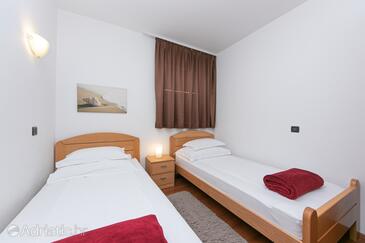 Family-friendly apartments with swimming pool Brela, Makarska - 20065