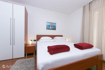 Family-friendly apartments with swimming pool Brela, Makarska - 20065