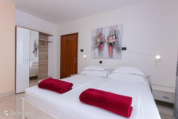 Appartementen met zwembad geschikt voor gezinnen met kinderen Brela, Makarska - 20066