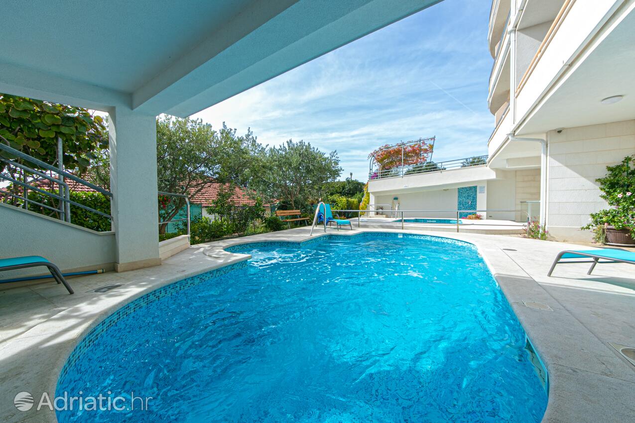 Family-friendly apartments with swimming pool Brela, Makarska - 20066