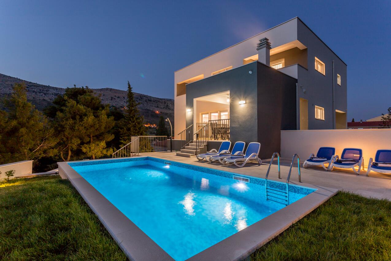 Luxury villa with a swimming pool Tugare, Omiš - 20067