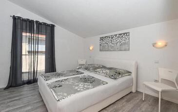 Appartamenti con parcheggio Mavarstica, Bua - Čiovo - 20073