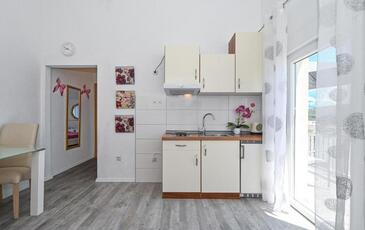 Apartments with parking space Mavarštica, Čiovo - 20073