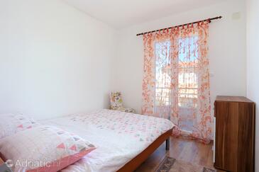 Apartments by the sea Rogoznica - 20077