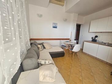 Kanica, Living room in the apartment, WiFi.