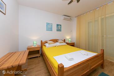 Ferienwohnungen am Meer Zivogosce - Porat, Makarska - 20097