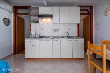 Leiligheter med parkering Baska, Krk - 20125