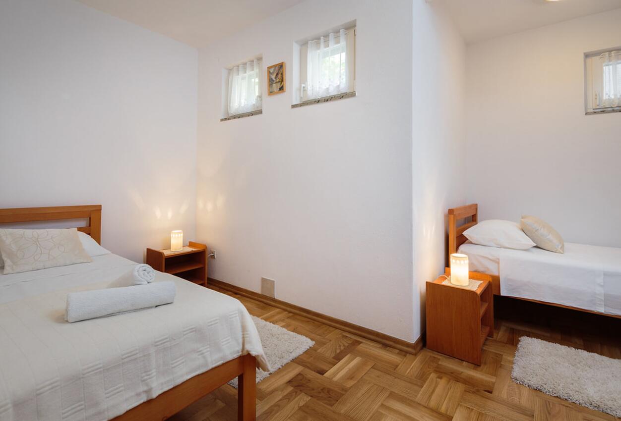 Apartmani s parkingom Supetar, Brač - 20130