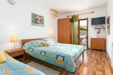 Apartments by the sea Supetar, Brač - 20134