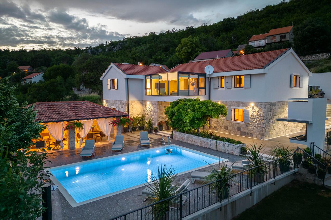 Luxury villa with a swimming pool Trilj, Zagora - 20139