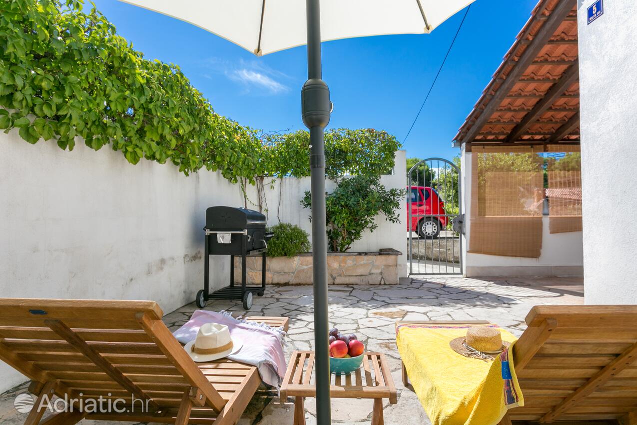 Holiday house with a parking space Milna, Brač - 20140